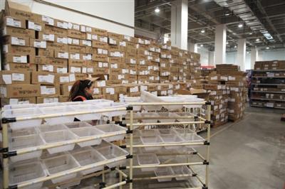 菜鳥網(wǎng)絡(luò)武清園區(qū)華北貨倉(cāng)，日均單量已經(jīng)超過(guò)10萬(wàn)單