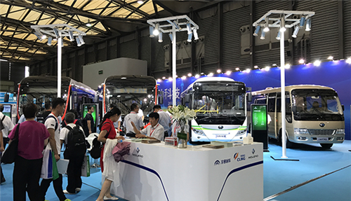 上??蛙囌褂钔蛙囌古_(tái) 上海客車展宇通客車展臺(tái)