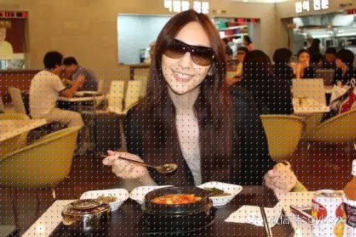 明星旅行糗事一籮筐 總有一個(gè)萌到你！