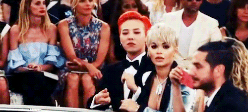 Chanel秀場(chǎng)，看GD這霸氣的小表情