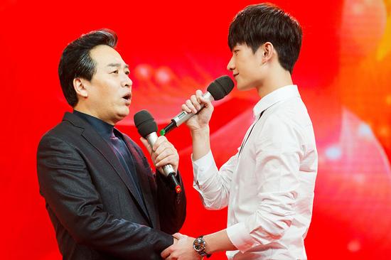 楊洋春晚節(jié)目曝光與佟鐵鑫演唱《父子》 楊洋春晚節(jié)目曝光與佟鐵鑫演唱《父子》