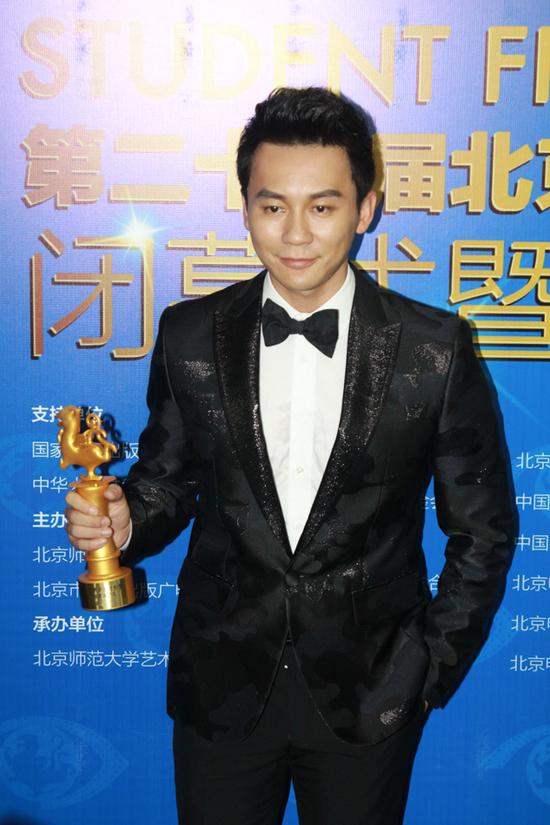 李晨回應(yīng)與范冰冰婚期 李晨回應(yīng)與范冰冰婚期