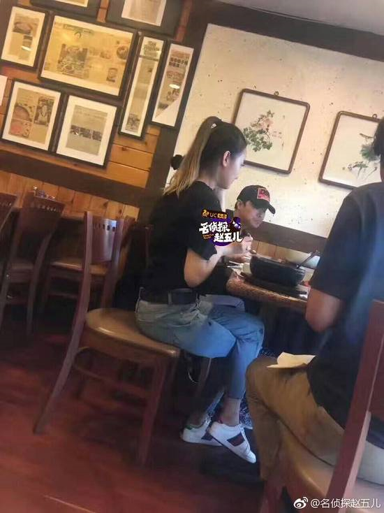 曝陳思誠(chéng)美國(guó)約會(huì)“小三” 曝陳思誠(chéng)美國(guó)約會(huì)“小三”