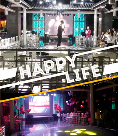 現(xiàn)場(chǎng)布置，好華美，好浪漫哦！