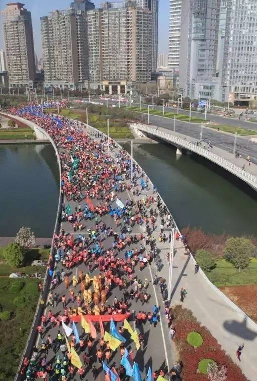 鳴槍開炮，奔跑吧，寶貝！