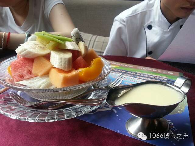 水果沙拉。真材實(shí)料。