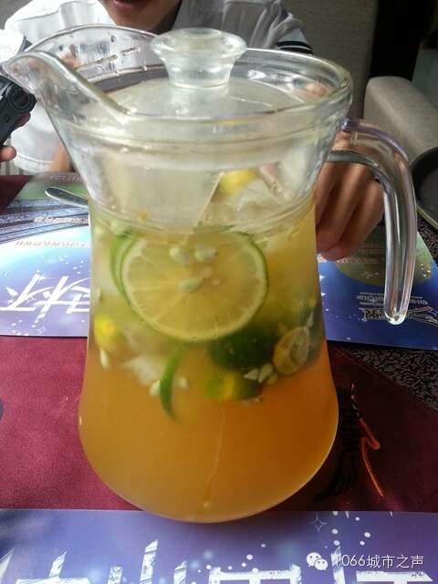 金桔青檸汁。唇齒留香！