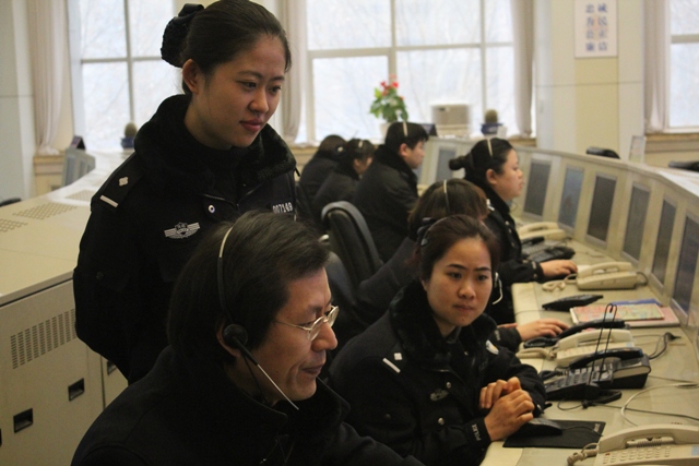 教育廣播總監(jiān)張建功現(xiàn)場體驗(yàn) 教育廣播總監(jiān)張建功現(xiàn)場體驗(yàn)