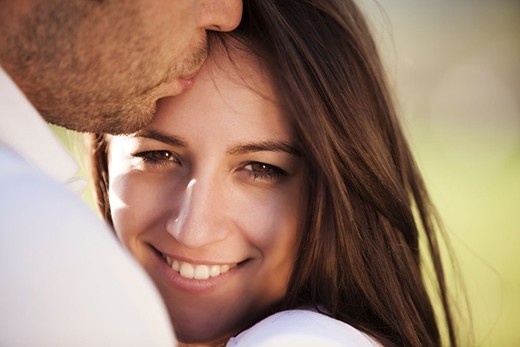 妻子漂亮，丈夫相貌平平