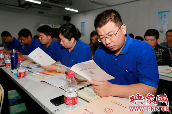 5月15日上午，全國(guó)總工會(huì)送教到基層-富士康工會(huì)干部（河南站）培訓(xùn)班在富士康鄭州科技園開(kāi)班。