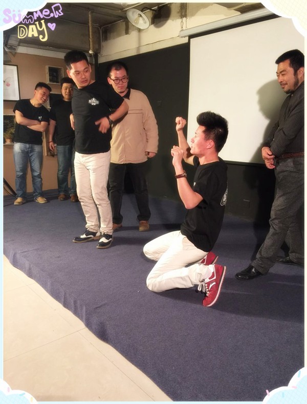 難度增加，連動作都由觀眾設(shè)定~行軍打仗中，路飛是有多怕死？