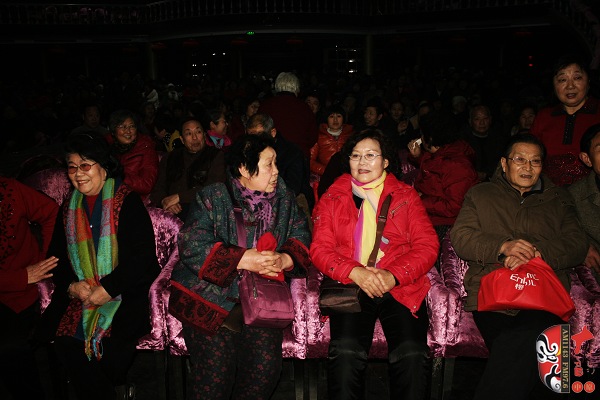 豫劇《朝陽溝》銀環(huán)媽扮演者、著名豫劇表演藝術(shù)家楊華瑞，著名豫劇表演藝術(shù)家王素君