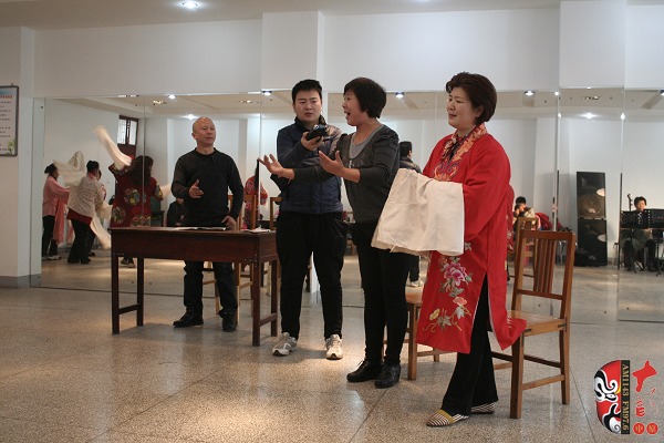 著名戲曲節(jié)目主持人、河南電臺(tái)戲曲廣播當(dāng)家小生月陽錄制現(xiàn)場(chǎng)花絮