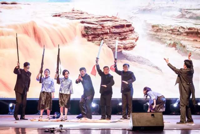 作為本場晚會的最后一個節(jié)目，《黃河大合唱》刷新你完全不一樣的體驗。