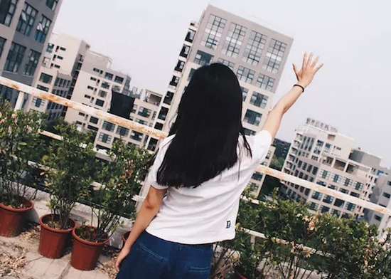 你問我要去向何方，我指向天空的方向。