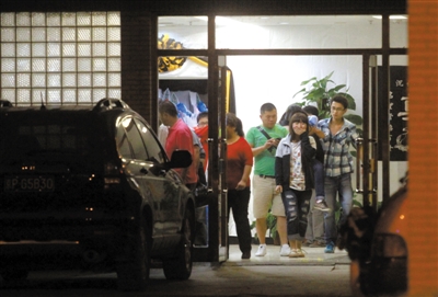 2012年9月17日，廠橋小學(xué)門口，一女子駕車錯(cuò)將油門當(dāng)剎車，撞死一男學(xué)生。