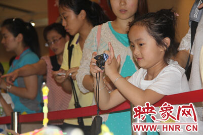 來(lái)一個(gè)近景吧，我的攝影可不是白學(xué)的