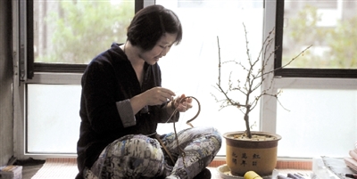 辭掉月薪上萬工作 26歲女生當(dāng)了小皮匠 辭掉月薪上萬工作 26歲女生當(dāng)了小皮匠