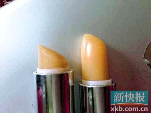 ■蘇小姐將其在專柜和聚美優(yōu)品購買的伊麗莎白雅頓唇膏對比，產品包裝和唇膏顏色明顯不同。