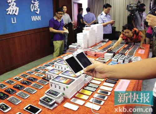 ■假冒手機(jī)。新快報(bào)記者曾泓/攝