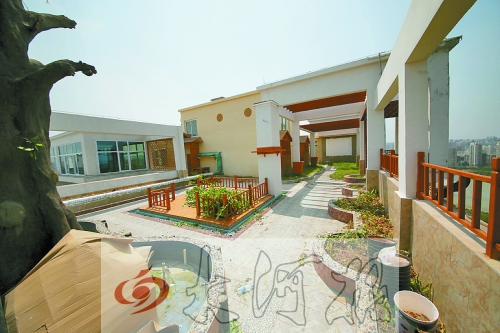 “空中花園”的假樹、水車、小橋都已經(jīng)被拆除