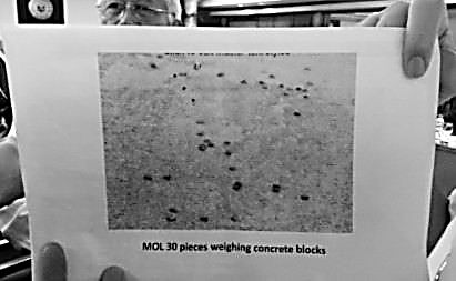 菲防長(zhǎng)3日出示拍攝到的“混凝土砌塊”。