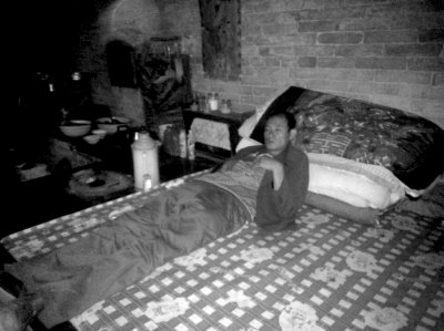 昨晚，張會(huì)英的丈夫接受采訪。記者 懷若谷/攝