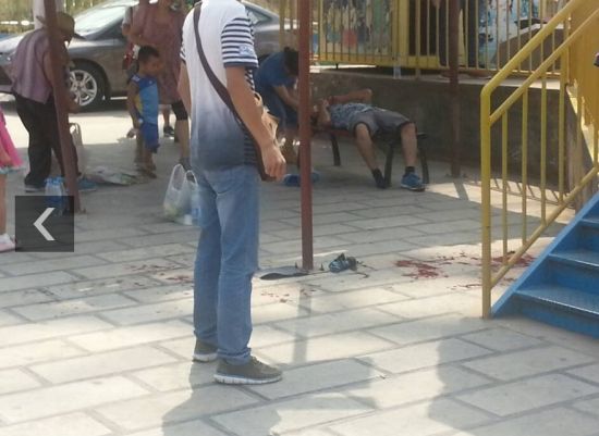 游客被激素風(fēng)車甩出受傷。