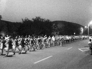 廣場舞大媽“轉行”，徐州每晚萬人暴走