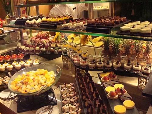 還怕吃不回本？7招教你吃垮自助餐