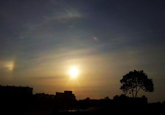 上?，F(xiàn)“3個太陽”