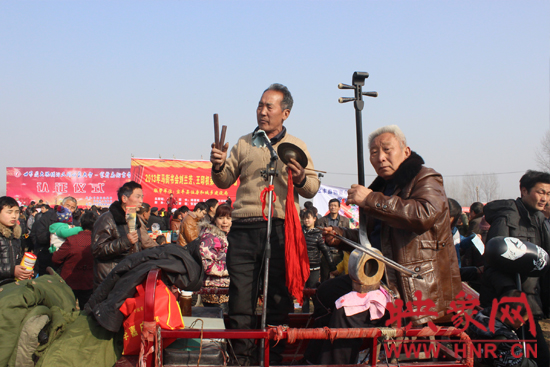 寶豐馬街書會獲世界紀錄認證 民間藝人相聚“斗藝” 寶豐馬街書會獲世界紀錄認證 民間藝人相聚“斗藝”