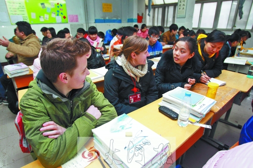 新開學(xué)季到來(lái) 鄭州各校變著花樣“開好頭” 新開學(xué)季到來(lái) 鄭州各校變著花樣“開好頭”