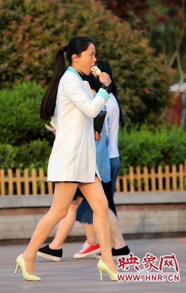 天太熱，還是吃冷飲涼快