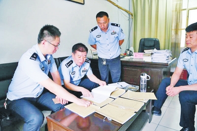 男子身負(fù)命案躲藏15年 靠拾廢品、打零工生活