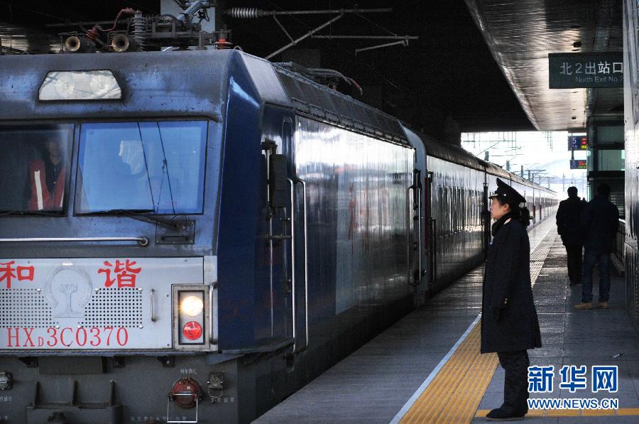 鐵路春運15天發(fā)送旅客超8000萬 客流相對平緩 鐵路春運15天發(fā)送旅客超8000萬 客流相對平緩