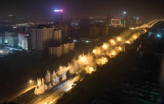 沌陽高架爆破瞬間。