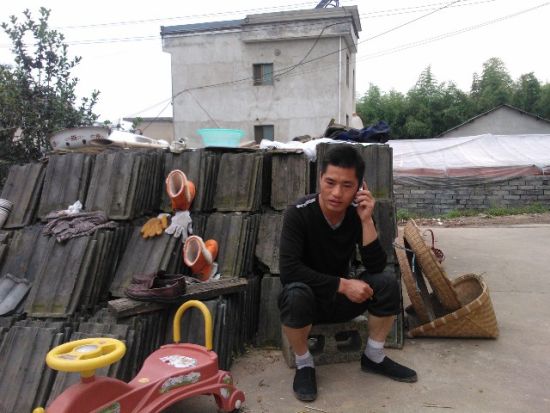 張輝忙于電話找工作，表示將自食其力。