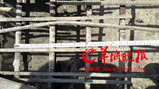 黃建清提供的E出入口鋼筋間距，顯示為15厘米