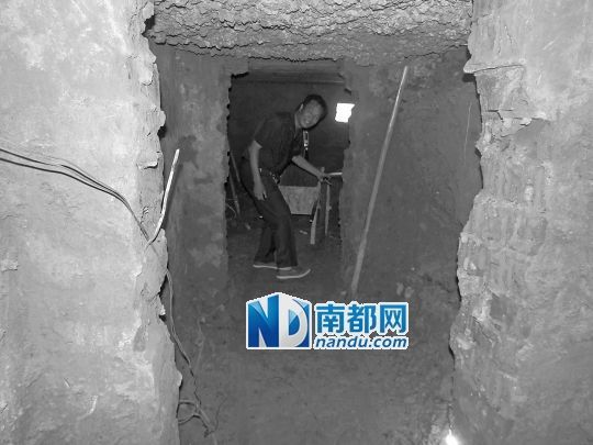 昨日，工人在地宮內(nèi)。CFP圖片