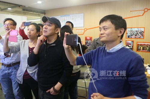 李連杰現(xiàn)身阿里巴巴，助陣雙十一。