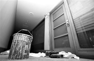 昨日，首師大公布的北京致遠(yuǎn)東方教育科技有限公司和工商局網(wǎng)站公司注冊(cè)地空無(wú)一人。新京報(bào)記者 黃月 攝