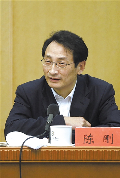 昨日，北京市人大代表、北京市副市長(zhǎng)陳剛參與豐臺(tái)團(tuán)小組討論。 新京報(bào)記者 浦峰 攝