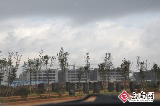 2010年11月的時候，爭議土地上已經(jīng)是密布的高樓群。