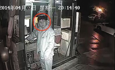 4月10日，一段“法官毆打保安”視頻成為網(wǎng)絡(luò)熱點。