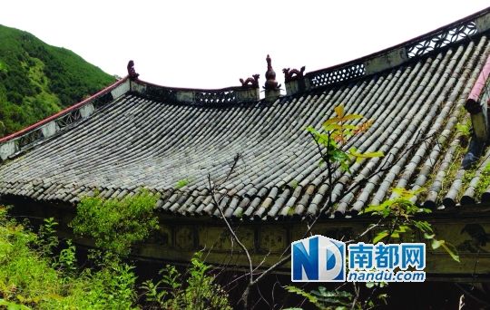 　照光寺在致歉微博中稱，該寺位于蒼山之上，年久失修，且沒有防火通道。