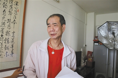 嫖娼事件后，區(qū)少坤向記者訴說委屈，他說：“這是一個(gè)圈套”。李根 攝