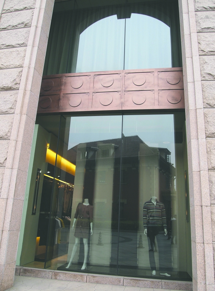 成都新東方千禧大酒店內(nèi)，曾銷(xiāo)售假冒LV產(chǎn)品的店鋪