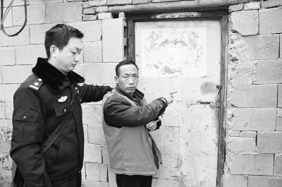 　嫌犯指認(rèn)藏匿兒童的地點(diǎn)。