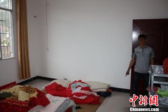 小偷行竊后在熟睡失主旁拉屎炫耀 惹怒警方被抓 小偷行竊后在熟睡失主旁拉屎炫耀 惹怒警方被抓